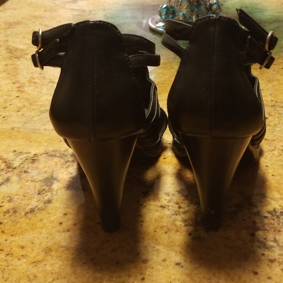 Shoes - Picture 3 of 3